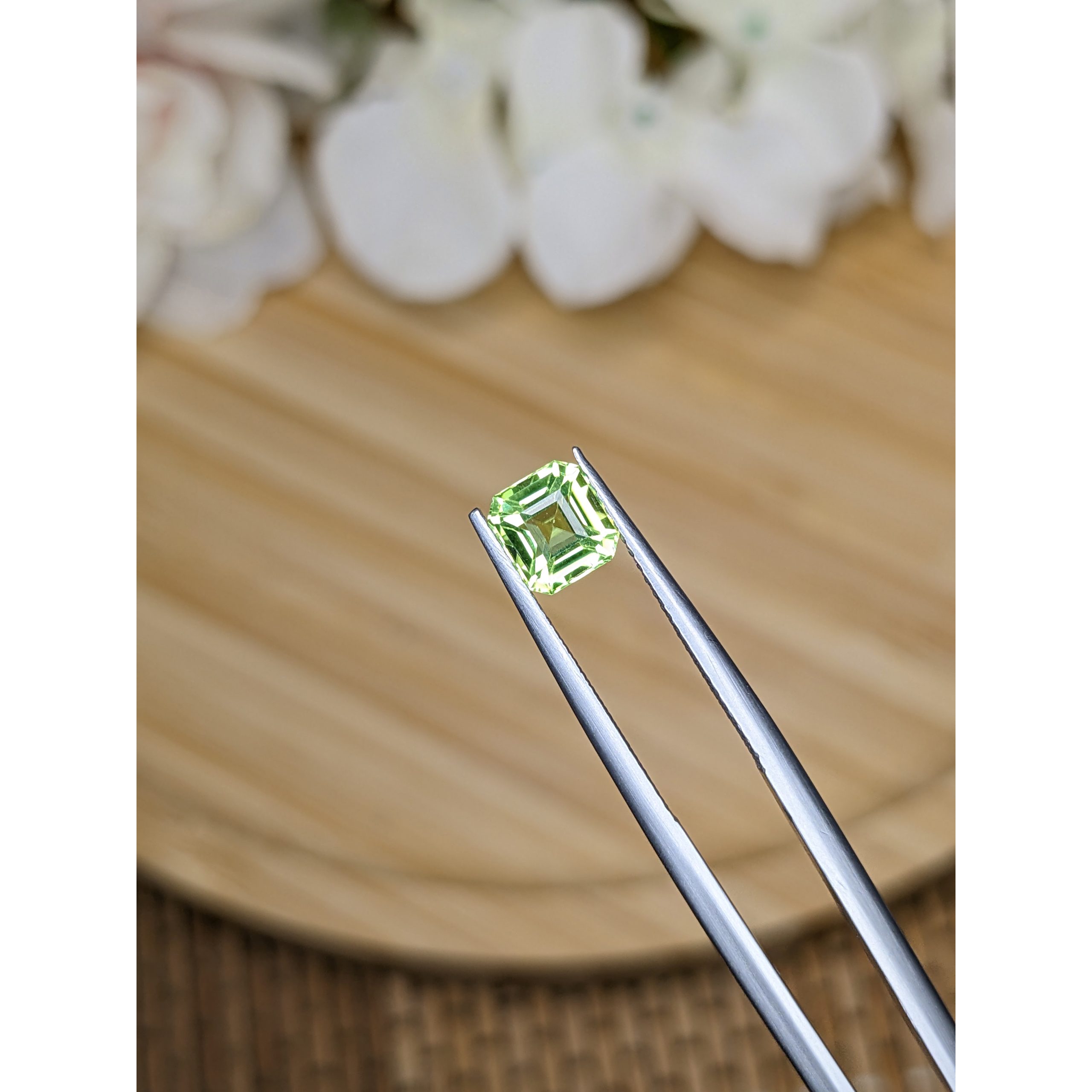 1.09 Ct. Yellowish Green Peridot from Pakistan - Image 2