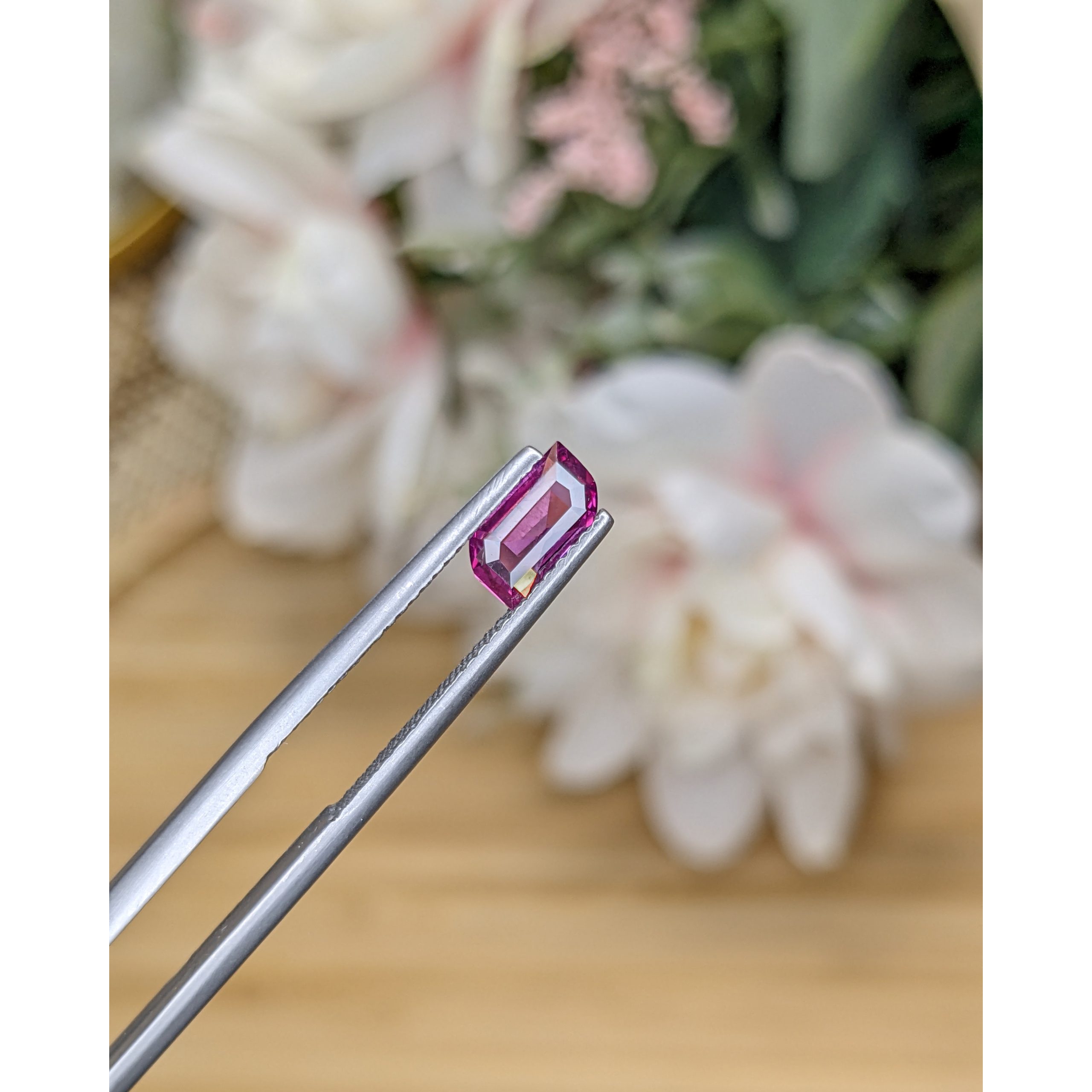 0.82 Ct. Purplish Pink Rhodolite Garnet from Ceylon (Sri Lanka) - Image 2