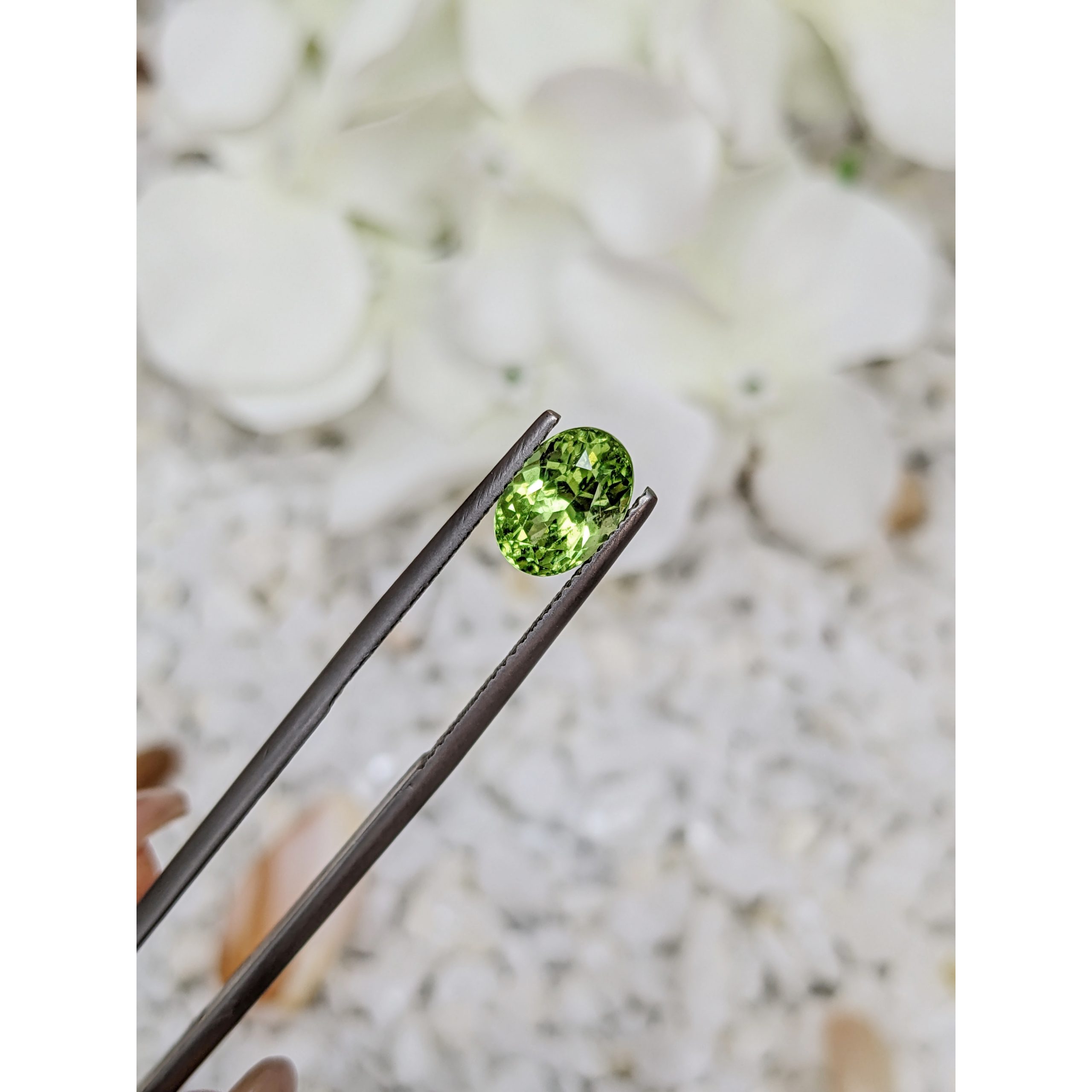 2.15 Ct. Yellowish Green Peridot from Ceylon (Sri Lanka) - Image 2