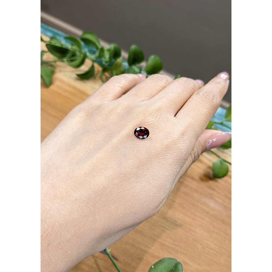 1.55 Ct. Red Garnet from Ceylon (Sri Lanka) - Image 2