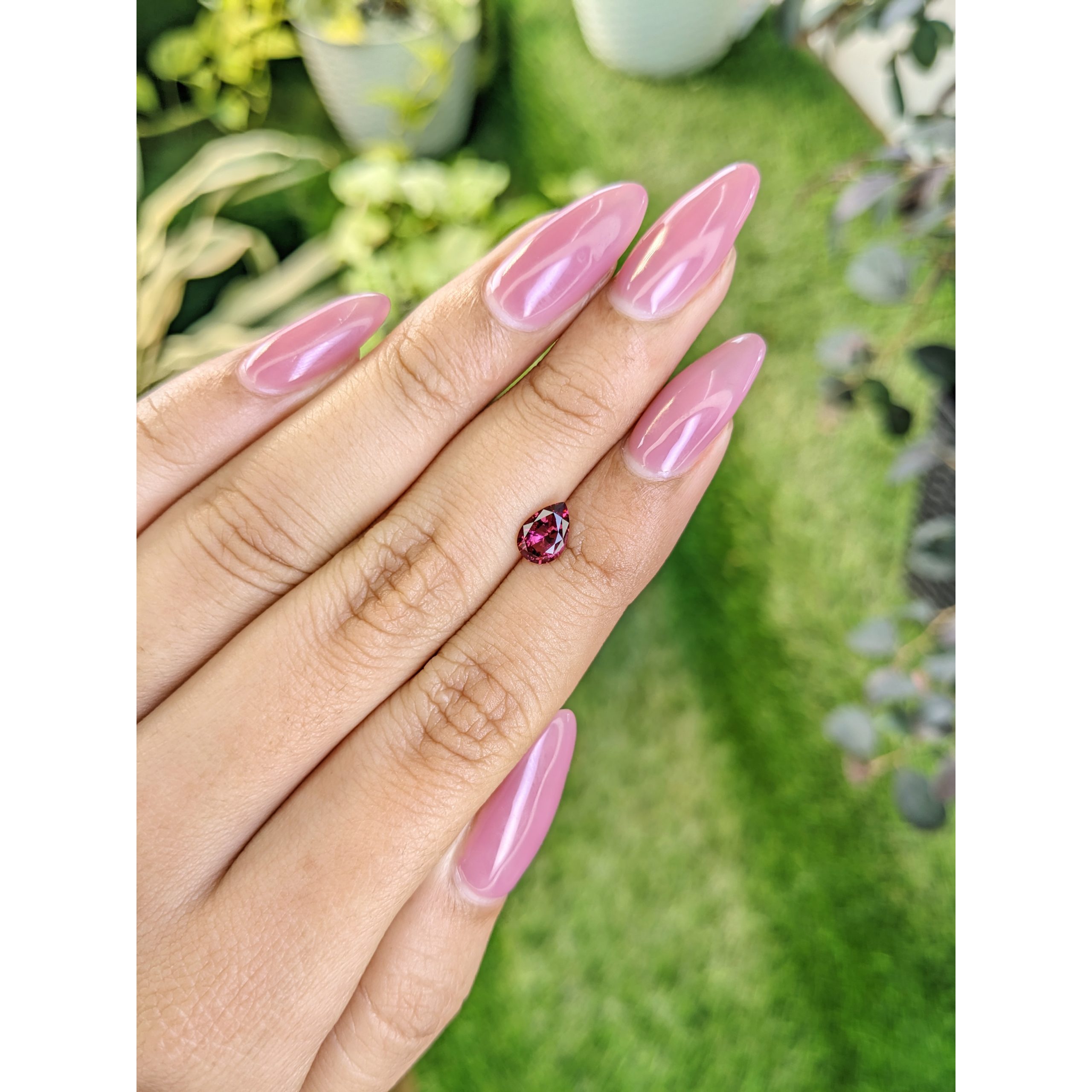 0.90 Ct. Purplish Pink Rhodolite Garnet from Ceylon (Sri Lanka) - Image 2