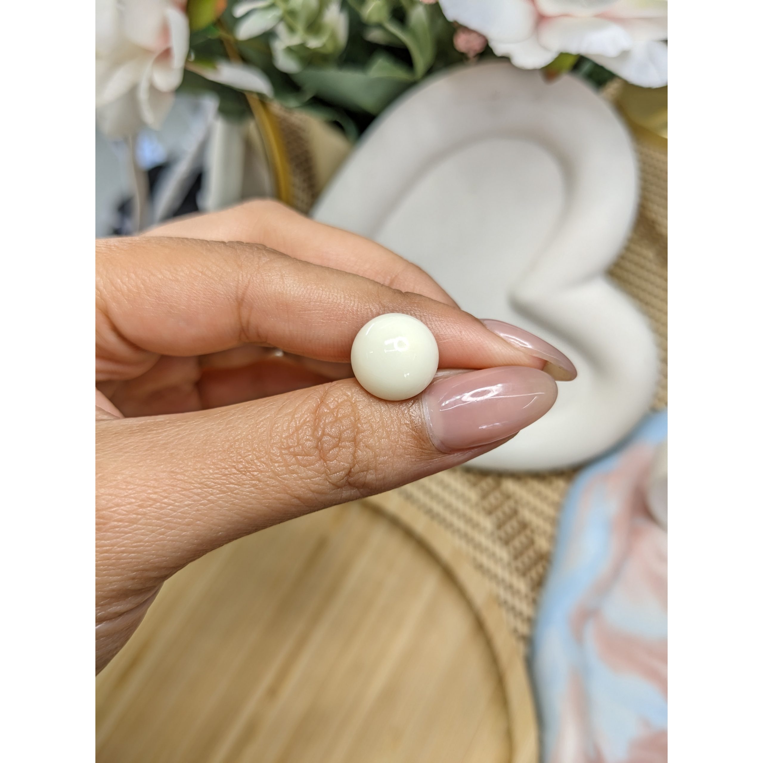 5.95 Ct. Salmon and White Cabochon Coral from Italy - Image 3