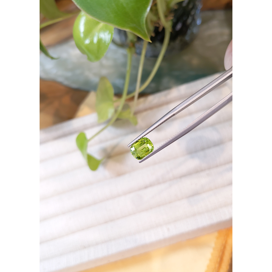2.17 Ct. Yellowish Green Peridot from Pakistan - Image 2