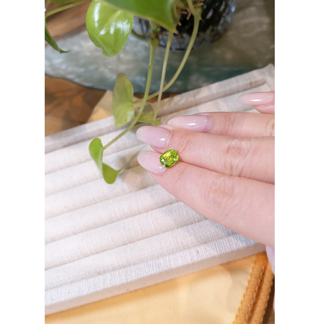 2.17 Ct. Yellowish Green Peridot from Pakistan - Image 3