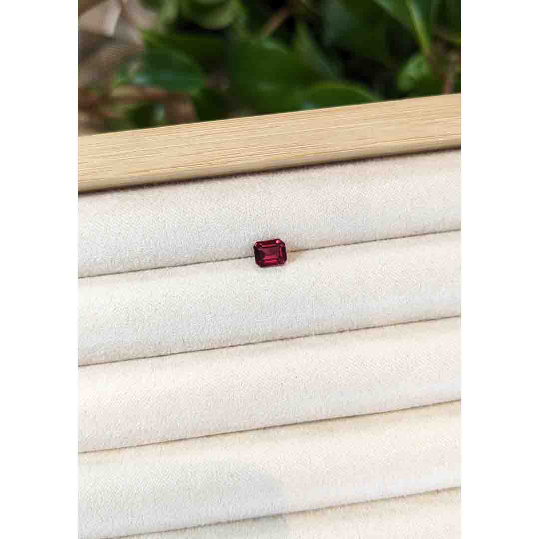 1.06 Ct. Purplish Red Rhodolite Garnet from Tanzania - Image 3